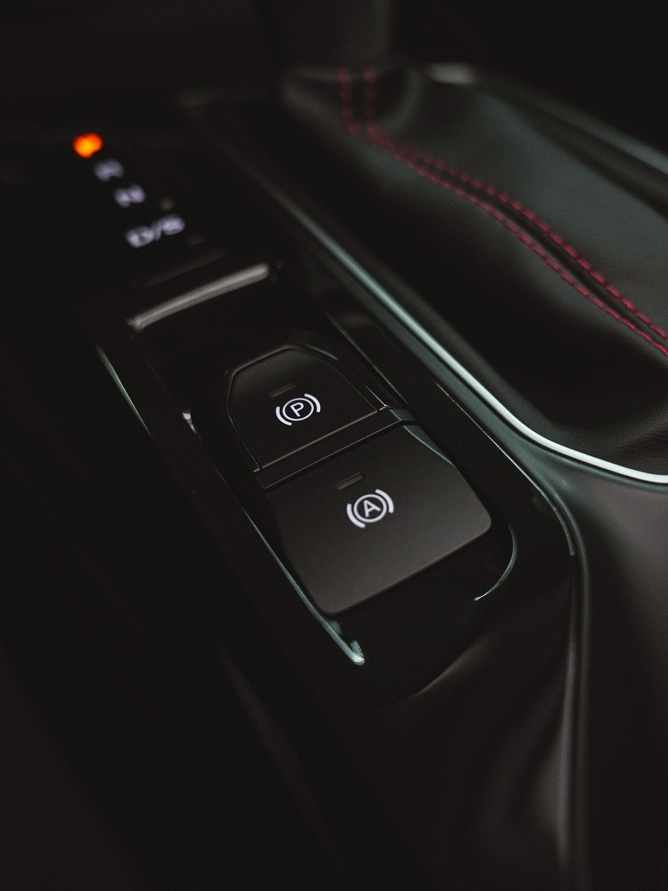 MG GT STD 2025 - Image 10