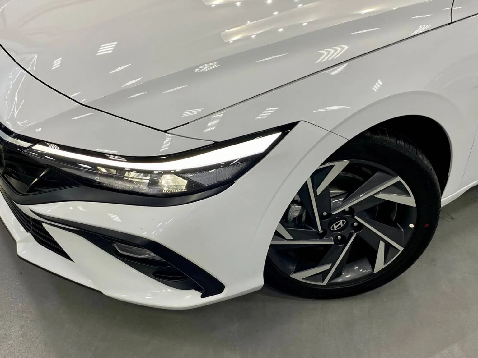 HYUNDAI ELANTRA 2025