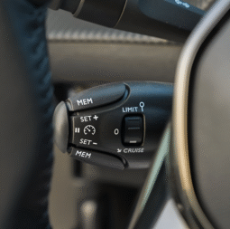 
										PEUGEOT 2008 2025 full									