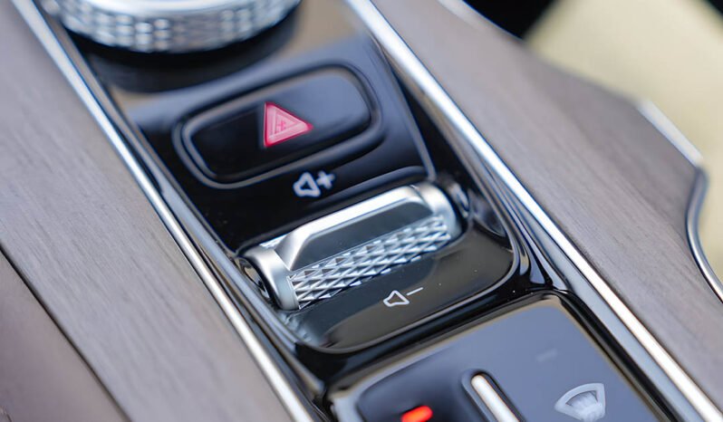 
								Chery Tiggo 8 Luxury full									